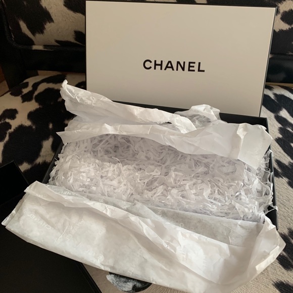 CHANEL 💯 AUTHENTIC EMPTY BOX - Picture 3 of 7